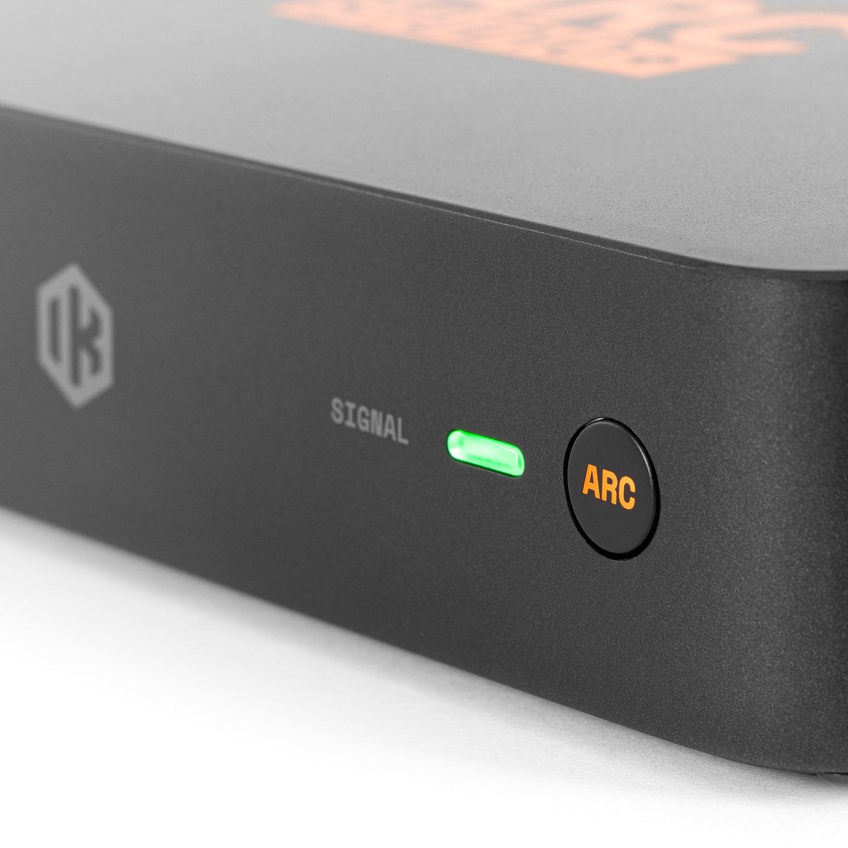 ARC Studio+ signal LED and ARC calibration button