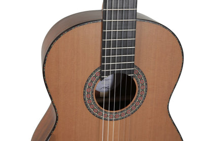 Manuel Rodriguez Magistral D-C, Cedar/Mahogany 4/4, Armrest - view 5