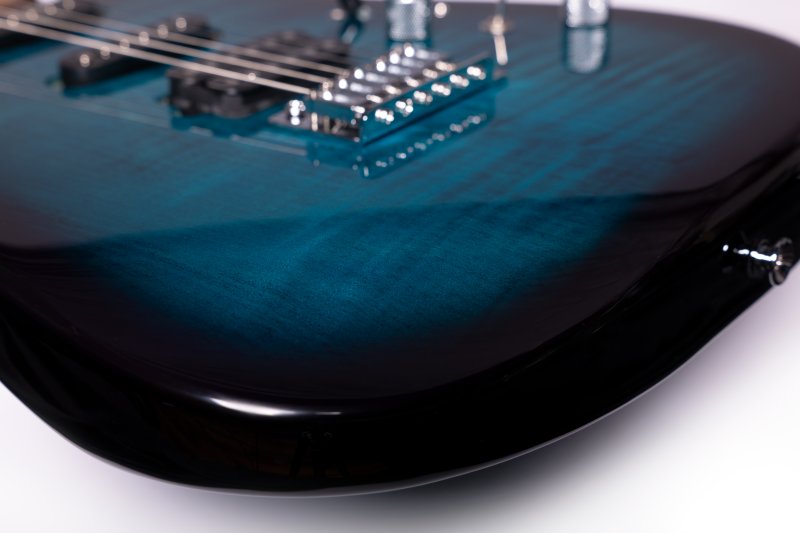 Washburn Sonamaster Elite tremolo bridge and flame maple top